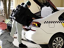 Депутат предложил снизить тарифы на перевозку детей в такси