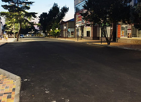 В Светлограде заканчивают благоустраивать улицу Ленину за 35 млн рублей