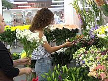 Кофе, водка или газировка. Самые нестандартные способы сохранить цветы свежими