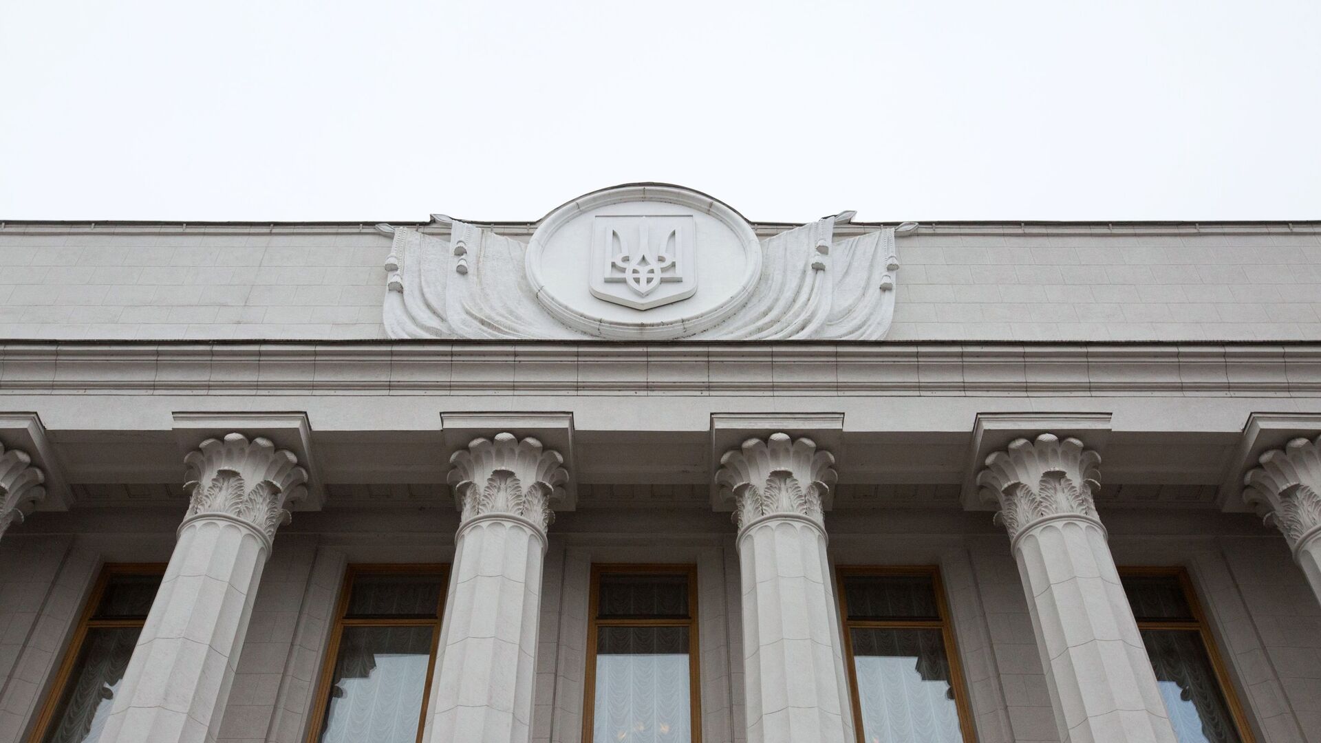 В Раде раскрыли возможный бунт партии Зеленского против Ермака