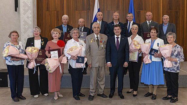 Артюхов вручил награды ямальским первопроходцам