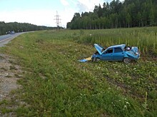 В Вашкинском районе легковушка вылетела с трассы в кювет