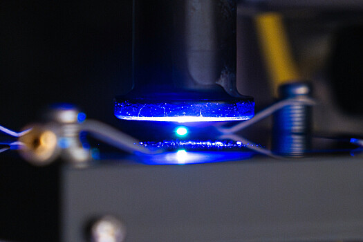 Физики впервые «нарушили» закон Ньютона