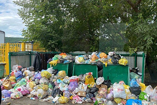 «Мусорный коллапс» в Горно-Алтайске: прокуратура взяла на контроль ситуацию с переполненными контейнерами