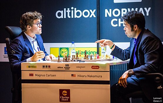 Карлсен проиграл Накамуре в финале чемпионата мира по игре в пулю