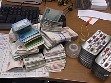 Следователями МВД России возбуждено уголовное дело в отношении предполагаемых лидеров и участников преступного сообщества, которые подозреваются в незаконном сбыте сильнодействующих веществ через аптеки