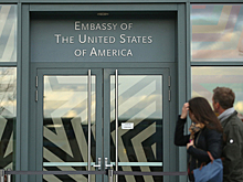 США опять оставили российских дипломатов без виз