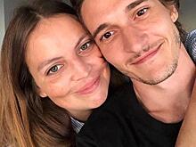 Знаменитый манекенщик и сын звезды «Улицы разбитых фонарей» показал видео своей свадьбы