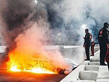 Пилот NASCAR поджёг свою машину во время празднования победы в гонке