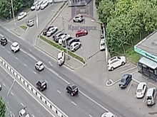 На Тотмина автоледи без полиса ОСАГО разбила 4 автомобиля