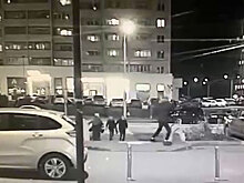 Депутат Мосгордумы предложил поддержку подвергшемуся нападению мужчине с ребенком