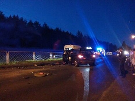 Три машины столкнулись ночью 30 мая на Зеленогорском шоссе