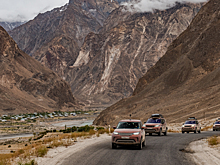 Land Rover Discovery на Памире