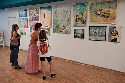 В Самаре открылась художественная выставка "Горстка счастья"