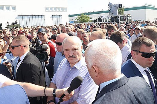 Лукашенко заявил, что он "не святой"