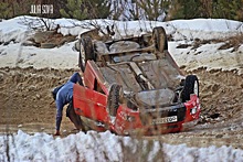 «Лег на крышу, два кульбита сделал»: гонщики в Арамиле пытались справиться со сложной трассой