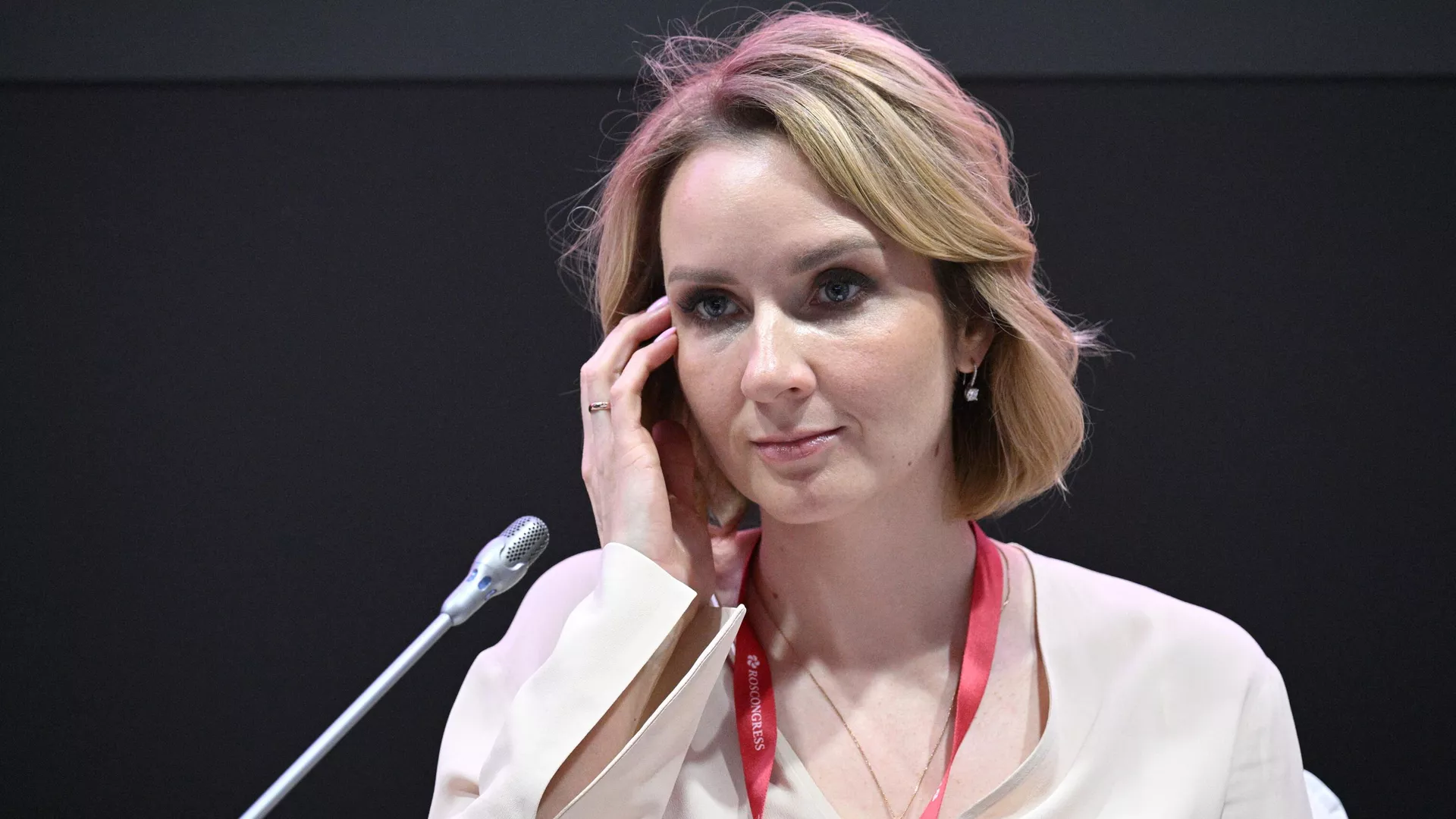 Стало известно, сколько детей в России находятся в социально опасном положении