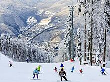 Часть горнолыжных трасс в Сочи закрыли из-за прошедшего ночью снегопада