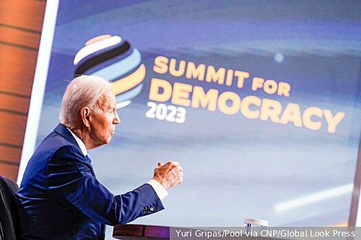 Политолог Суслов рассказал о провале американского «саммита демократий»