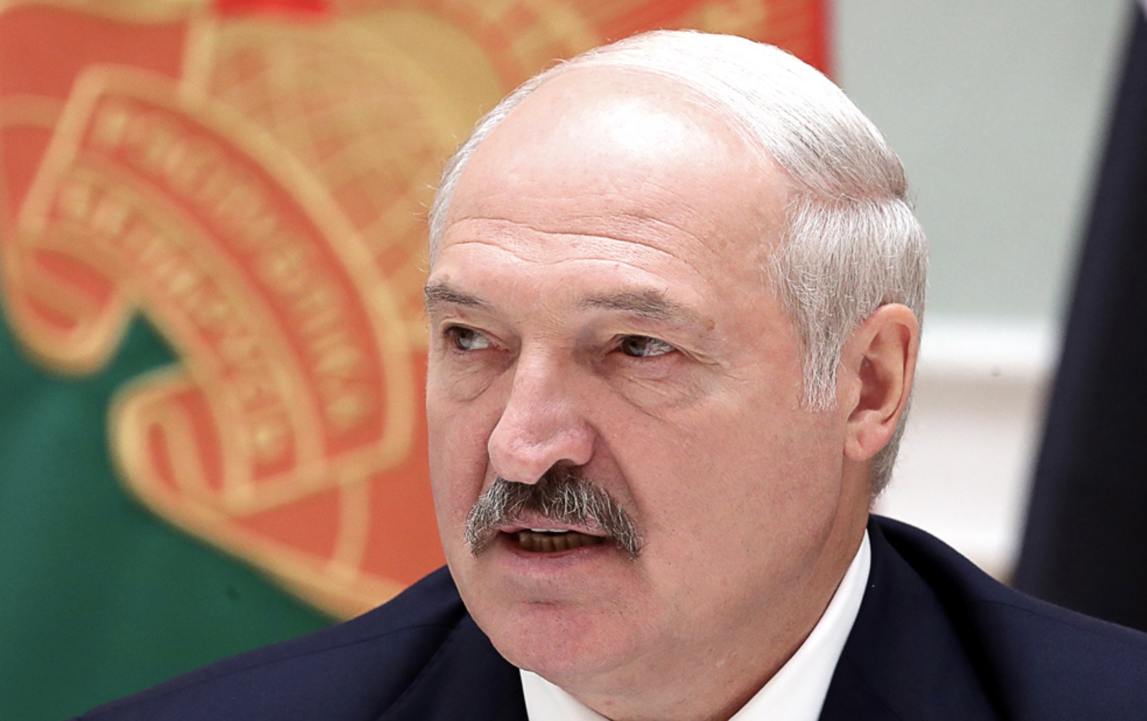 Лукашенко назвал доллар и евро «токсичными валютами»