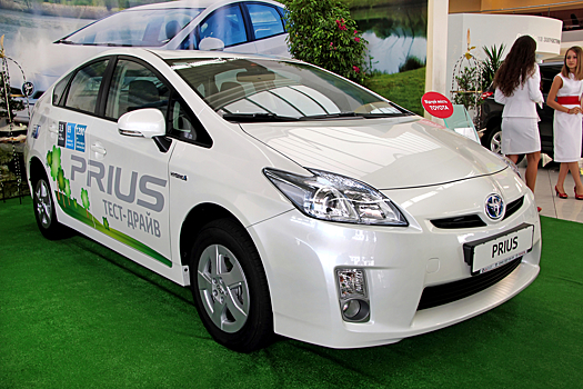 Фотошпионы раскрыли внешность нового гибрида Toyota Prius