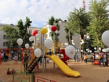 В Октябрьском районе Екатеринбурга открылась новая детская площадка