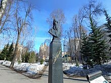 Установленные на казанских улицах бюсты Максима Горького и Льва Толстого отреставрируют за 3,8 млн рублей