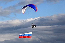 Федор Конюхов и Игорь Потапкин завершили рекордный полет на мотопараплане в чеченском селе