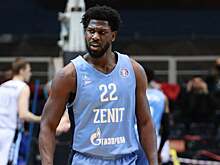 Алекс Пойтресс вколотил сверху через двух игроков «Милана»