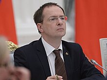 Мединский предложил популярным блогерам бесплатный вход в музеи и театры