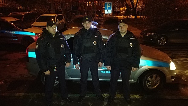 Глава МВД приказал наградить троих полицейских медалями за спасение семьи во время пожара в Южном Бутово