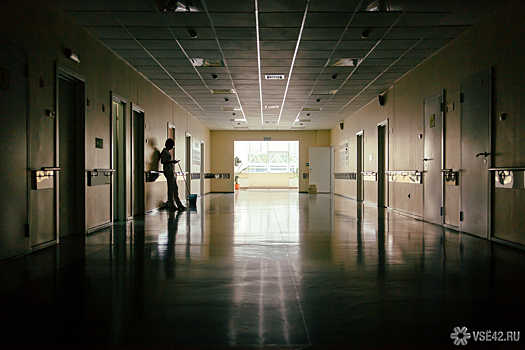 Власти кузбасского города закрыли поликлинику в условиях рекордной заболеваемости COVID-19