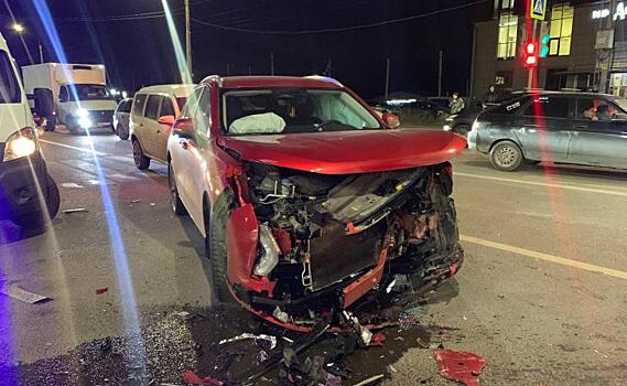 В Курске в столкновении четырех авто пострадали 2 человека