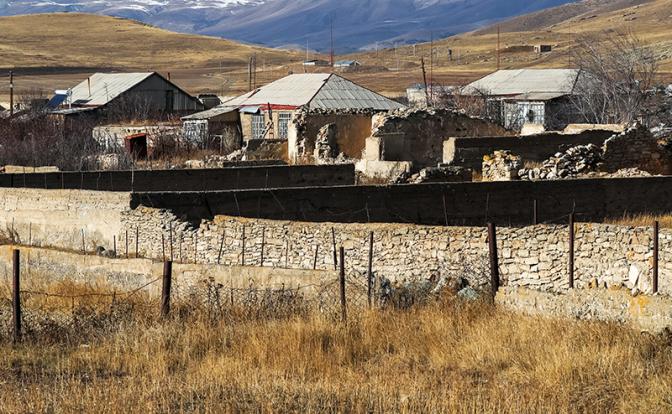 Предательство без границ: Пашинян отдаст четыре села Азербайджану сразу, еще четыре — потом
