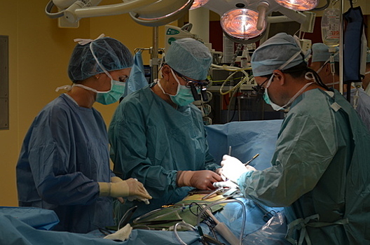 В Калининграде провели сложную операцию на открытом сердце пациентке, находящейся на диализе