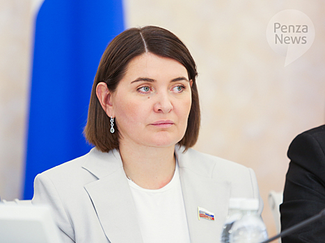 Сенатор Юлия Лазуткина представила отчет о деятельности за 2023 год