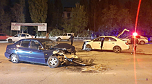 Двое водителей иномарок пострадали в аварии под Волгоградом