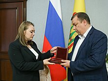 В Пензе вдове участника СВО передали звезду Героя ДНР