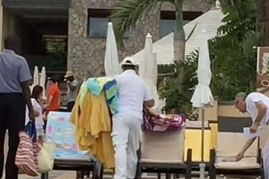В отеле на Канарах у гостей забирают полотенца, чтобы они не занимали лежаки