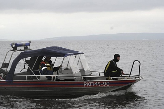 В Тольятти спасатели отправились на поиски двух мужчин, которые перевернулись с гидроцикла