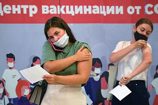 В Москве выстроились очереди за вакциной «КовиВак»