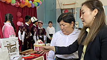 Волонтеры «Газпромнефть-Аэро» передали киргизским школам более 500 книг и учебников