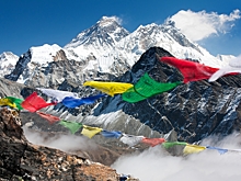 Эверест временно закрыли из-за гор мусора