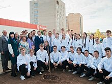 В День города в Нижнекамске на обновленном бульваре им. Баки Урманче открыли "Наш сиреневый сад"