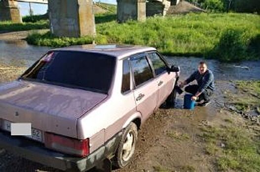 Автопляж. Любителей помыть машину у водоемов Рязани ждет крупный штраф