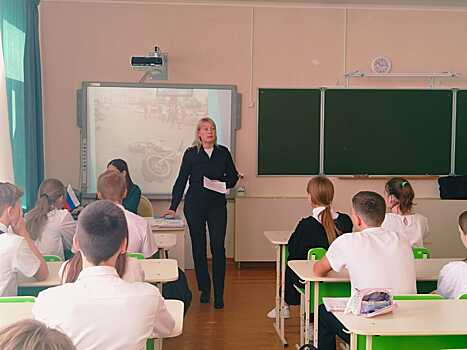 Ирклиевские школьники повторили ПДД с инспектором ГАИ