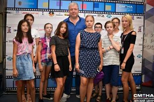 Известный актер Александр Робак провел мастер-класс для юных киноакадемиков