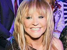 Кожа, мех и прозрачная юбка: Алла Пугачева вышла в свет в эпатажном образе