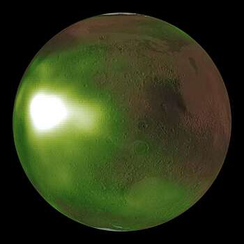Миссия MAVEN наблюдает пульсацию марсианского ночного неба в ультрафиолете