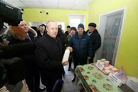 Валерий Радаев предложил журналистам сделать репортаж о животноводах